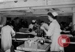 Standbild Besatzungsmitglieder Blut spenden San Francisco California USA, 1951, aus Sekunde 19 historischem Filmmaterial Videoclip 65675045381