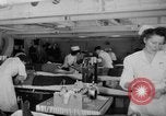 Standbild Besatzungsmitglieder Blut spenden San Francisco California USA, 1951, aus Sekunde 22 historischem Filmmaterial Videoclip 65675045381