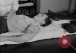 Standbild Besatzungsmitglieder Blut spenden San Francisco California USA, 1951, aus Sekunde 27 historischem Filmmaterial Videoclip 65675045381