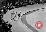Immagine di 15 piedi vault New York United States USA, 1951, secondo 29 filmato di repertorio 65675045383