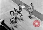 Immagine di 15 piedi vault New York United States USA, 1951, secondo 32 filmato di repertorio 65675045383
