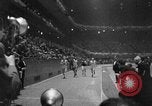 Immagine di 15 piedi vault New York United States USA, 1951, secondo 33 filmato di repertorio 65675045383