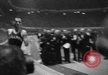 Immagine di 15 piedi vault New York United States USA, 1951, secondo 36 filmato di repertorio 65675045383