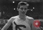 Immagine di 15 piedi vault New York United States USA, 1951, secondo 40 filmato di repertorio 65675045383