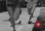Immagine di 15 piedi vault New York United States USA, 1951, secondo 51 filmato di repertorio 65675045383