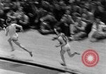Immagine di 15 piedi vault New York United States USA, 1951, secondo 55 filmato di repertorio 65675045383
