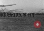 Immagine di Massa caduta paracadute Corea, 1951, secondo 15 filmato di repertorio 65675045385
