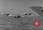 Immagine di Massa caduta paracadute Corea, 1951, secondo 22 filmato di repertorio 65675045385