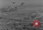 Immagine di Massa caduta paracadute Corea, 1951, secondo 41 filmato di repertorio 65675045385