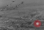 Immagine di Massa caduta paracadute Corea, 1951, secondo 42 filmato di repertorio 65675045385