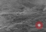 Immagine di Massa caduta paracadute Corea, 1951, secondo 53 filmato di repertorio 65675045385