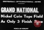 Image Nickel Coin remporte un Grand National britannique Steeplechase Aintree Angleterre, 1951, de la seconde 5 séquences d'archives historiques vidéo 65675045393