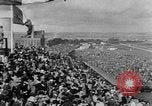 Image Nickel Coin remporte un Grand National britannique Steeplechase Aintree Angleterre, 1951, de la seconde 7 séquences d'archives historiques vidéo 65675045393