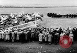 Image Nickel Coin remporte un Grand National britannique Steeplechase Aintree Angleterre, 1951, de la seconde 49 séquences d'archives historiques vidéo 65675045393