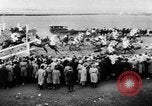 Image Nickel Coin remporte un Grand National britannique Steeplechase Aintree Angleterre, 1951, de la seconde 60 séquences d'archives historiques vidéo 65675045393