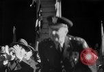 Standbild GIs zurück Seattle Washington USA, 1951, aus Sekunde 28 historischem Filmmaterial Videoclip 65675045394