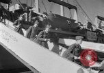 Standbild GIs zurück Seattle Washington USA, 1951, aus Sekunde 38 historischem Filmmaterial Videoclip 65675045394