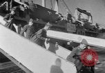 Standbild GIs zurück Seattle Washington USA, 1951, aus Sekunde 39 historischem Filmmaterial Videoclip 65675045394