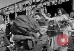 Standbild GIs zurück Seattle Washington USA, 1951, aus Sekunde 56 historischem Filmmaterial Videoclip 65675045394