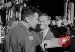 Standbild GIs zurück Seattle Washington USA, 1951, aus Sekunde 58 historischem Filmmaterial Videoclip 65675045394
