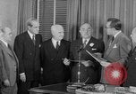 Standbild Look Magazine Motion Picture Pioneer Award 1952 New York City USA, 1952, aus Sekunde 32 historischem Filmmaterial Videoclip 65675045407