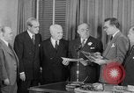 Standbild Look Magazine Motion Picture Pioneer Award 1952 New York City USA, 1952, aus Sekunde 33 historischem Filmmaterial Videoclip 65675045407