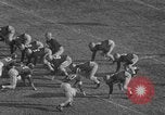 Standbild Fußballspiel United States USA, 1952, aus Sekunde 10 historischem Filmmaterial Videoclip 65675045409