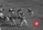 Standbild Fußballspiel United States USA, 1952, aus Sekunde 11 historischem Filmmaterial Videoclip 65675045409