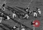 Standbild Fußballspiel United States USA, 1952, aus Sekunde 38 historischem Filmmaterial Videoclip 65675045409