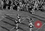 Standbild Fußballspiel United States USA, 1952, aus Sekunde 43 historischem Filmmaterial Videoclip 65675045409
