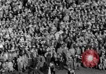 Standbild Fußballspiel United States USA, 1952, aus Sekunde 46 historischem Filmmaterial Videoclip 65675045409
