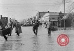 Standbild Zerstörung durch Hochwasser United States USA, 1952, aus Sekunde 10 historischem Filmmaterial Videoclip 65675045439