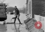 Standbild Zerstörung durch Hochwasser United States USA, 1952, aus Sekunde 17 historischem Filmmaterial Videoclip 65675045439