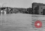 Standbild Zerstörung durch Hochwasser United States USA, 1952, aus Sekunde 37 historischem Filmmaterial Videoclip 65675045439