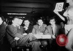 Standbild Pariser Modelle Paris Frankreich, 1953, aus Sekunde 11 historischem Filmmaterial Videoclip 65675045450