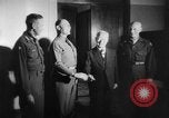 Standbild General Matthew Ridgway kommentiert Korea, 1953, aus Sekunde 24 historischem Filmmaterial Videoclip 65675045452