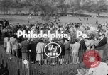 Standbild Jungfrau Maria Philadelphia Pennsylvania USA, 1953, aus Sekunde 3 historischem Filmmaterial Videoclip 65675045456