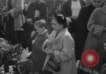 Standbild Jungfrau Maria Philadelphia Pennsylvania USA, 1953, aus Sekunde 14 historischem Filmmaterial Videoclip 65675045456