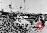Standbild battlefield Bergung Korea, 1953, aus Sekunde 1 historischem Filmmaterial Videoclip 65675045457