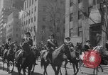 Immagine di Gli irlandesi celebrano il giorno di San Patrizio New York City USA, 1954, secondo 6 filmato di repertorio 65675045465