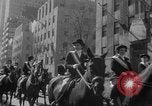 Immagine di Gli irlandesi celebrano il giorno di San Patrizio New York City USA, 1954, secondo 8 filmato di repertorio 65675045465