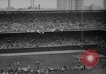 Standbild Chicago Kardinäle vs Cleveland Browns Football Game Chicago Illinois USA, 1958, aus Sekunde 9 historischem Filmmaterial Videoclip 65675045478