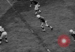 Standbild Chicago Kardinäle vs Cleveland Browns Football Game Chicago Illinois USA, 1958, aus Sekunde 11 historischem Filmmaterial Videoclip 65675045478