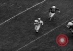 Standbild Chicago Kardinäle vs Cleveland Browns Football Game Chicago Illinois USA, 1958, aus Sekunde 20 historischem Filmmaterial Videoclip 65675045478