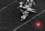 Standbild Chicago Kardinäle vs Cleveland Browns Football Game Chicago Illinois USA, 1958, aus Sekunde 21 historischem Filmmaterial Videoclip 65675045478