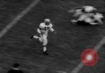 Standbild Chicago Kardinäle vs Cleveland Browns Football Game Chicago Illinois USA, 1958, aus Sekunde 22 historischem Filmmaterial Videoclip 65675045478