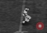 Standbild Chicago Kardinäle vs Cleveland Browns Football Game Chicago Illinois USA, 1958, aus Sekunde 24 historischem Filmmaterial Videoclip 65675045478