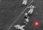 Standbild Chicago Kardinäle vs Cleveland Browns Football Game Chicago Illinois USA, 1958, aus Sekunde 45 historischem Filmmaterial Videoclip 65675045478