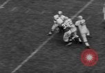 Standbild Chicago Kardinäle vs Cleveland Browns Football Game Chicago Illinois USA, 1958, aus Sekunde 47 historischem Filmmaterial Videoclip 65675045478