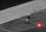 Standbild Chicago Kardinäle vs Cleveland Browns Football Game Chicago Illinois USA, 1958, aus Sekunde 52 historischem Filmmaterial Videoclip 65675045478